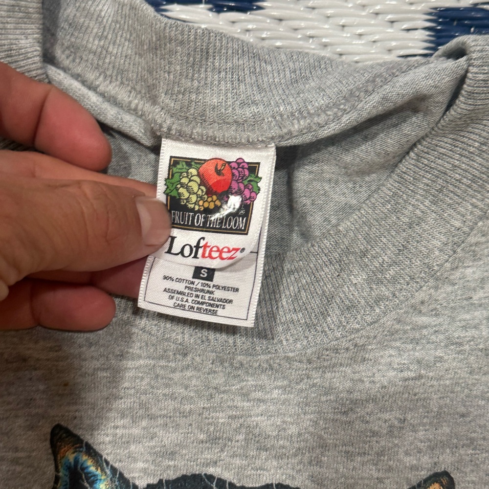 Vintage 90s Native American Grey Wolf T Nature Double Sided shirt Size Small New - Picture 3 of 3